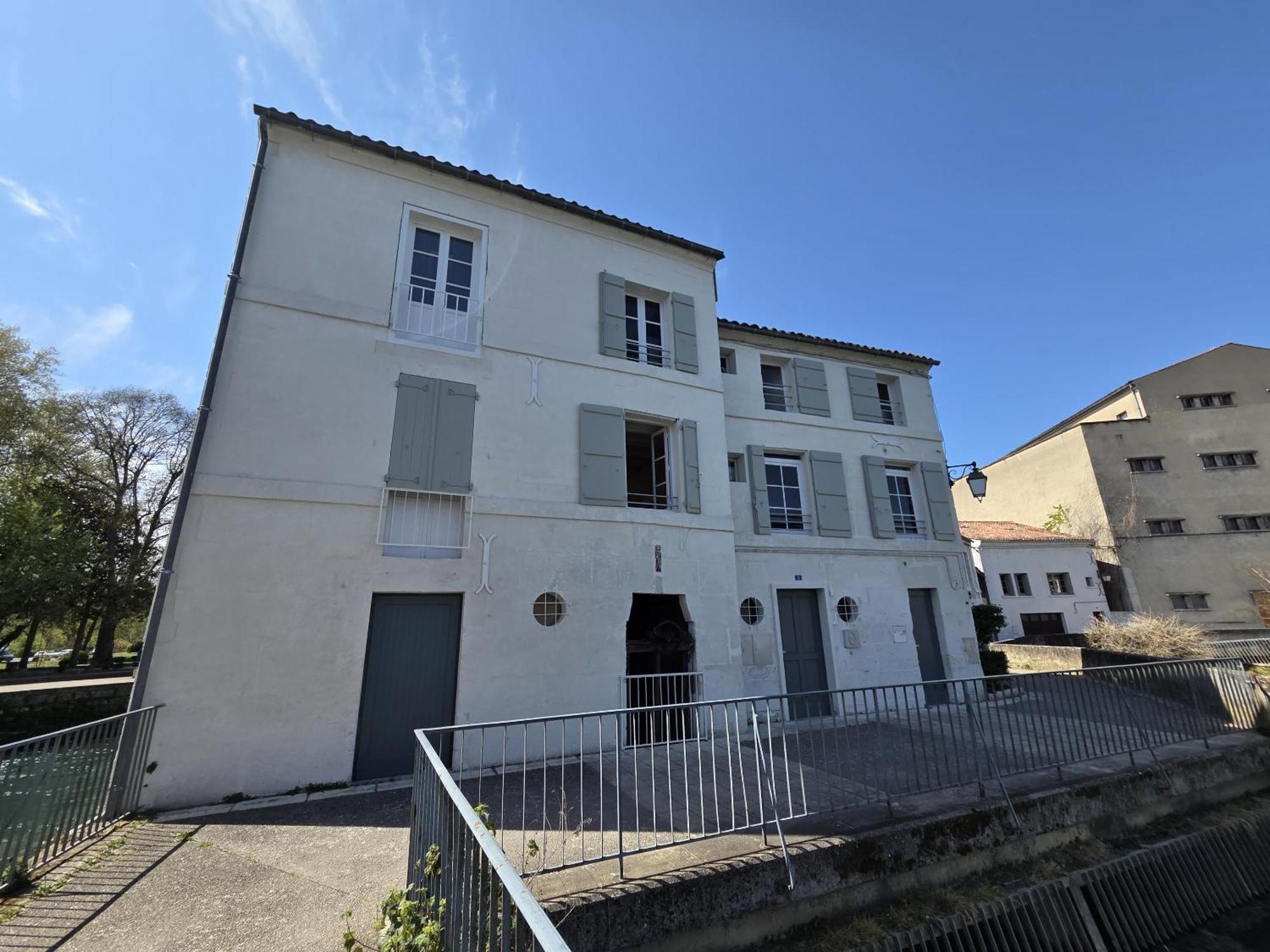 Quai 3 Loft Moderne Et Lumineux Les Pieds Dans L'Eau Lejlighed Jarnac Eksteriør billede
