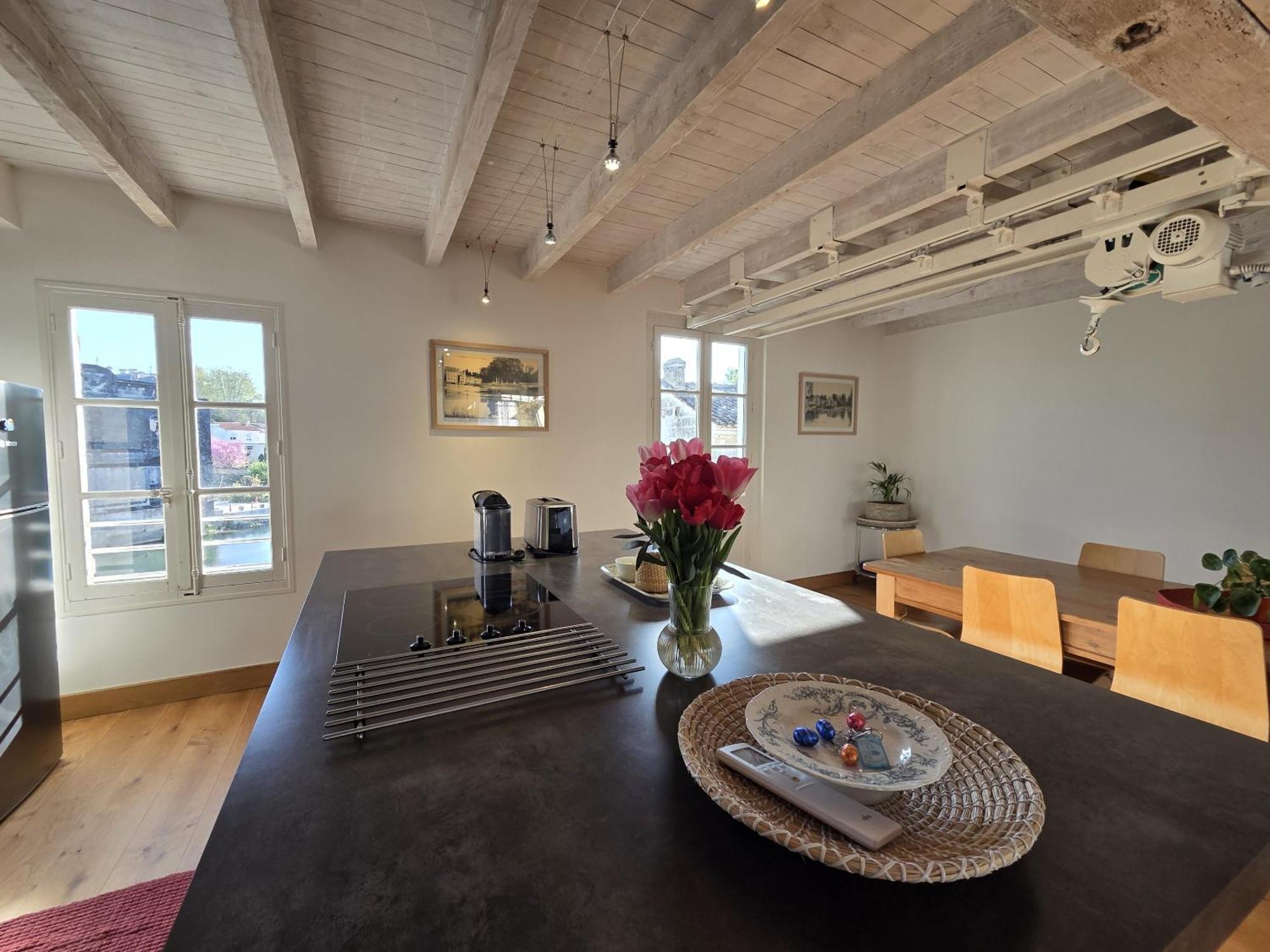 Quai 3 Loft Moderne Et Lumineux Les Pieds Dans L'Eau Lejlighed Jarnac Værelse billede