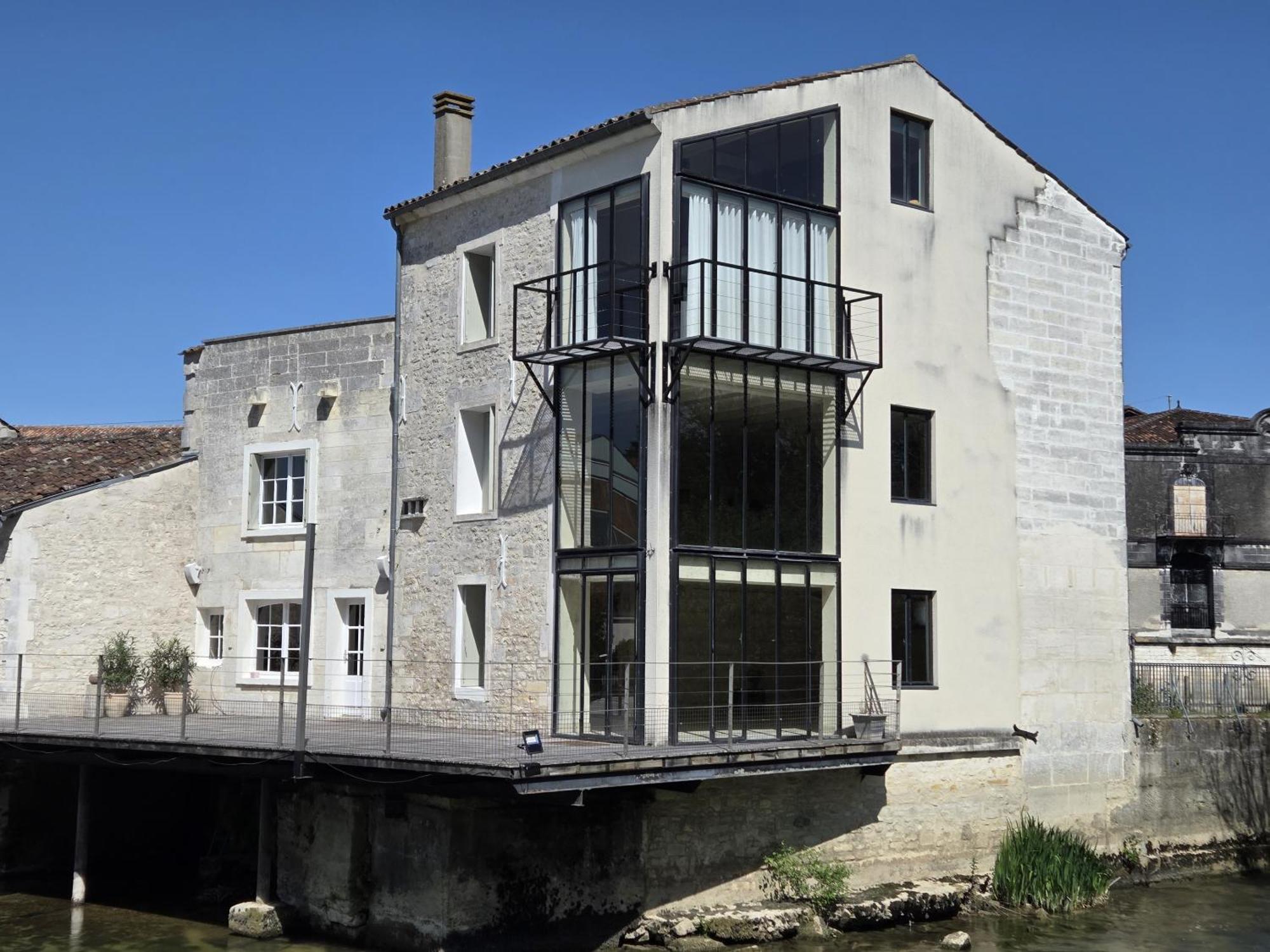 Quai 3 Loft Moderne Et Lumineux Les Pieds Dans L'Eau Lejlighed Jarnac Eksteriør billede